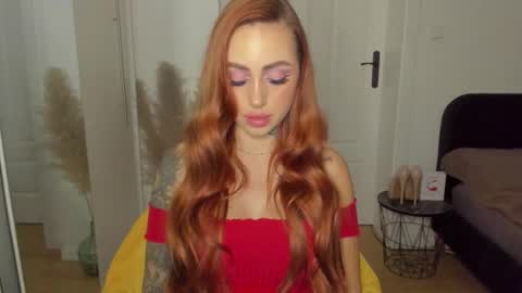 C o r a l i e online show from November 25, 6:08 pm