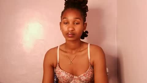 Snapshot of sexy_joyline chatting on November 25, 2:00 am joy online show from November 25, 2:00 am