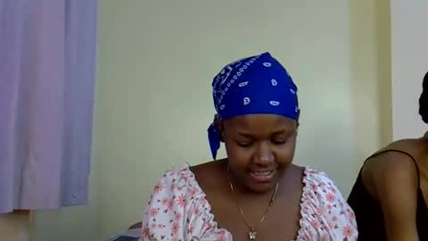 Snapshot of sexy_narohah chatting on September 21, 4:41 pm Narohah online show from September 21, 4:41 pm