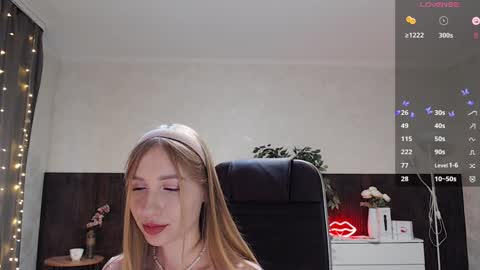 Annie - Your Dream Girl online show from December 23, 5:39 am