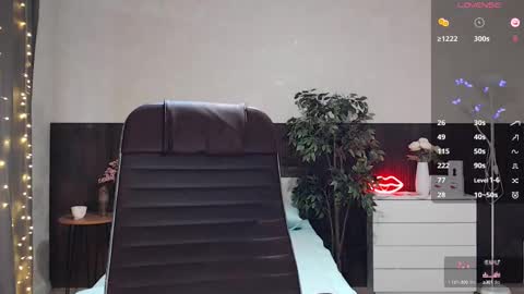 Annie - Your Dream Girl online show from February 11, 5:58 am