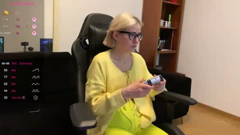 Snapshot of sexy_sweets chatting on October 6, 10:07 pm Sexy-Sweets online show from October 6, 10:07 pm