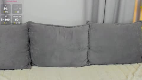 Snapshot of sexyangeloux chatting on February 25, 11:44 pm Lou online show from February 25, 11:44 pm