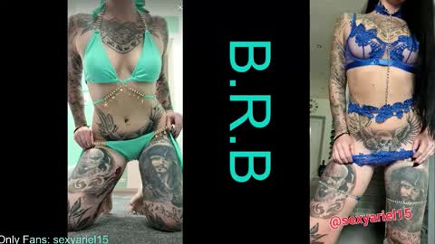 Snapshot of sexyariel15 chatting on September 17, 12:18 pm SexyAriel15 online show from September 17, 12:18 pm