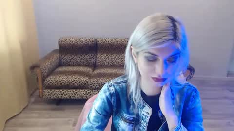 sexybeatriice online show from January 17, 7:19 am