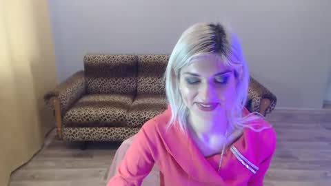 sexybeatriice online show from February 1, 10:15 am