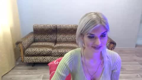 sexybeatriice online show from October 21, 6:25 am