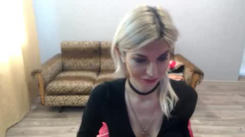 sexybeatriice online show from November 23, 7:19 am