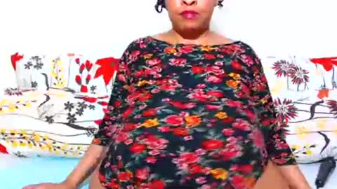 Snapshot of sexyebonylove89 chatting on October 19, 12:33 am sexyebonylove89 online show from October 19, 12:33 am