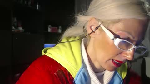 ENI pvt moan your name  WHEN I M NOT online you tell me in SNAPCHAT deal yes add me...  FREE TWITTER magiconline101...... online show from October 1, 11:33 pm