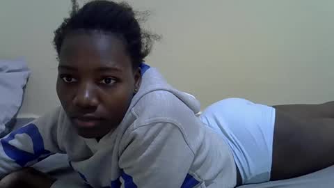 sexyghurl12 online show from October 5, 6:34 am