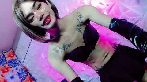 Snapshot of sexyhotbabe18 chatting on February 28, 7:25 pm sexyhotbabe18 online show from February 28, 7:25 pm