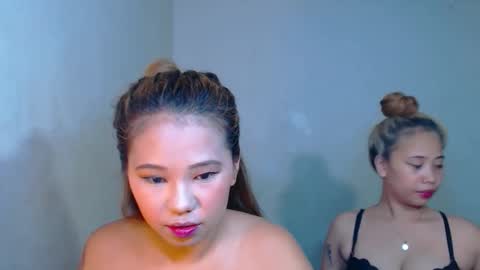 jeanken and jelian online show from October 17, 6:43 pm