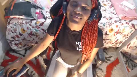 Snapshot of sexyjustin202 chatting on February 1, 5:18 am sexyjustin202 online show from February 1, 5:18 am