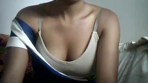 Snapshot of sexylarra12 chatting on December 13, 7:58 am sexylarra12 online show from December 13, 7:58 am