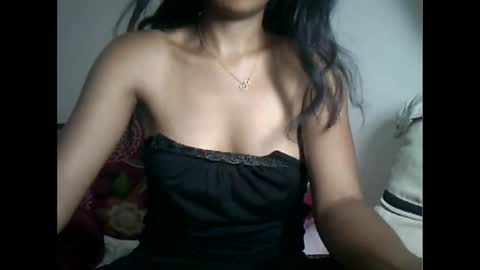 Snapshot of sexylarra12 chatting on January 8, 6:41 pm sexylarra12 online show from January 8, 6:41 pm