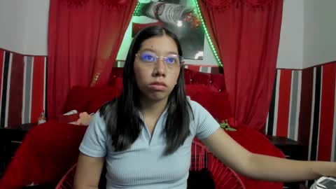 Snapshot of sexylaurita4u chatting on March 10, 11:21 am laura online show from March 10, 11:21 am