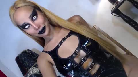 Snapshot of sexylusty2258 chatting on March 12, 1:47 am Queen Sofia online show from March 12, 1:47 am