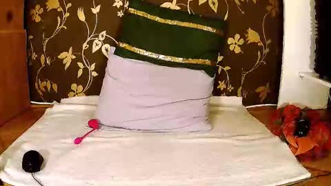 Squirty Maya Gold online show from October 16, 6:36 am