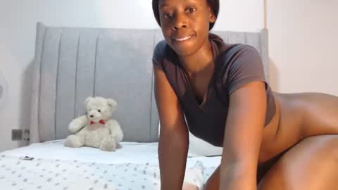 Snapshot of sexymonalisa1 chatting on September 15, 5:02 pm sexymonalisa1 online show from September 15, 5:02 pm