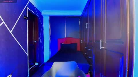 N A F online show from February 19, 7:16 pm