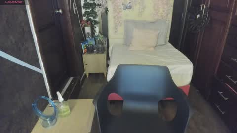 N A F online show from September 11, 7:14 pm