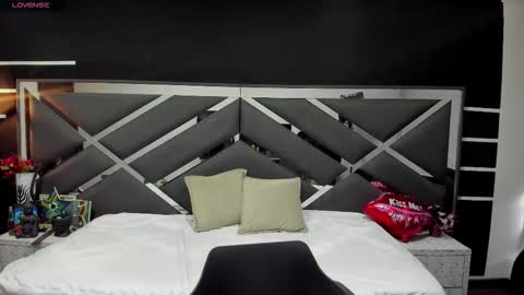 N A F online show from September 16, 7:15 pm