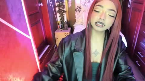 N A F online show from October 15, 7:47 pm