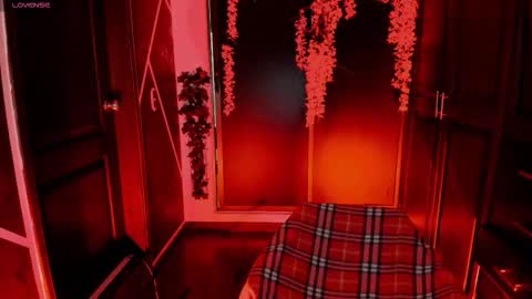 N A F online show from November 5, 7:58 pm