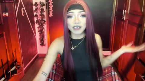 N A F online show from November 13, 7:57 pm