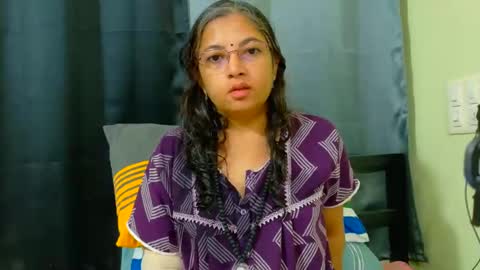Snapshot of sexyniharika chatting on September 28, 9:36 am Niharika online show from September 28, 9:36 am