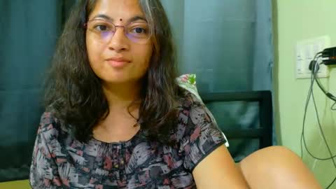 Snapshot of sexyniharika chatting on October 1, 3:07 pm Niharika online show from October 1, 3:07 pm