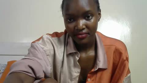 Lee online show from November 25, 6:13 am