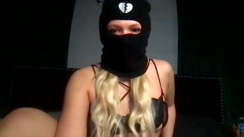 serena  online show from December 3, 10:30 pm