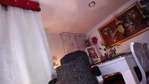 Snapshot of sexyshemale4uxxx chatting on February 22, 5:02 am online show from February 22, 5:02 am