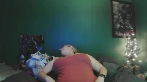 Snapshot of sexystripper69 chatting on January 12, 2:14 am sexystripper69 online show from January 12, 2:14 am