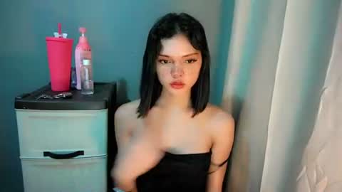 Snapshot of sexytight_tanya chatting on October 27, 4:22 pm sexytight_tanya online show from October 27, 4:22 pm