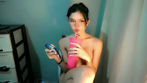 Snapshot of sexytight_tanya chatting on November 5, 9:48 pm sexytight_tanya online show from November 5, 9:48 pm