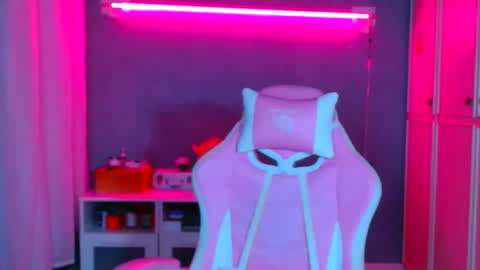 sexyvilleboy1 online show from September 22, 11:40 pm