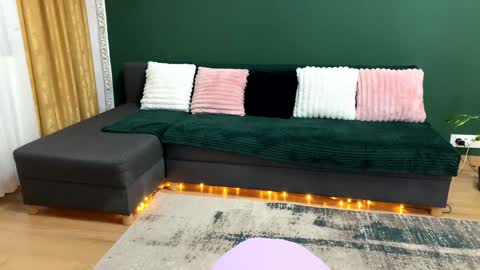 Snapshot of sexyycouple22 chatting on December 3, 6:59 am Sexycouple online show from December 3, 6:59 am