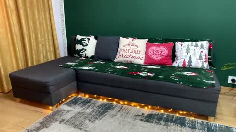 Snapshot of sexyycouple22 chatting on December 28, 7:55 am Sexycouple online show from December 28, 7:55 am