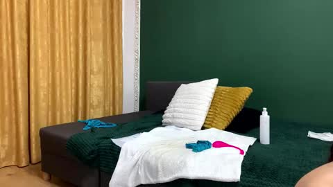 Snapshot of sexyycouple22 chatting on February 26, 7:16 pm Sexycouple online show from February 26, 7:16 pm