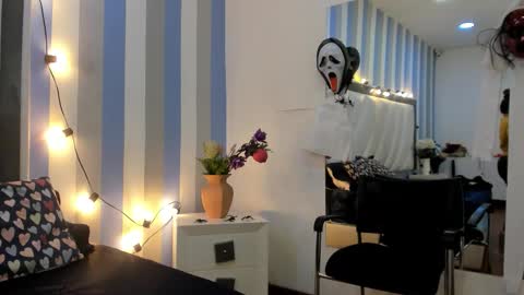 Mary online show from October 14, 11:44 am