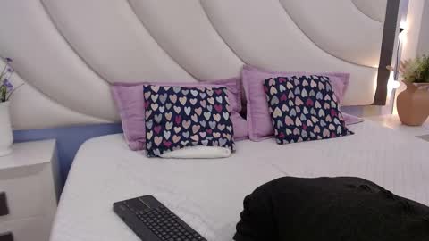 Mary online show from November 15, 11:29 am