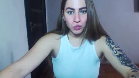 Snapshot of sexyyuliia777 chatting on October 18, 9:32 am Yuliia online show from October 18, 9:32 am