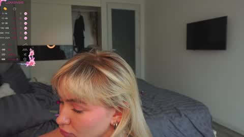 Sindy and Nancy  Next stream 1 December  online show from December 15, 6:29 am