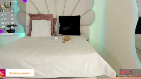 Snapshot of shairytovar chatting on October 12, 6:34 am shairytovar online show from October 12, 6:34 am