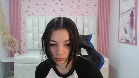 Snapshot of shalon_diaz_sub chatting on December 14, 1:16 pm Shalon online show from December 14, 1:16 pm