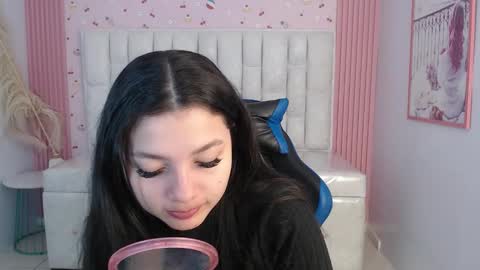 Snapshot of shalon_diaz_sub chatting on December 15, 1:04 pm Shalon online show from December 15, 1:04 pm