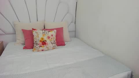 Shamara Thomson online show from October 17, 10:45 pm